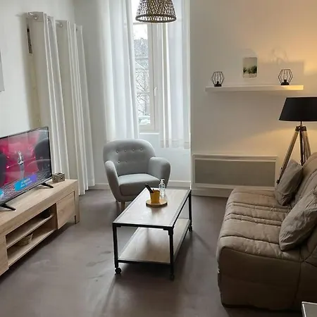 Apartment Entier 33 M2 A Pau