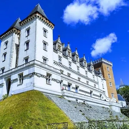 Centre Proche Chateau Et Gare 33 M2