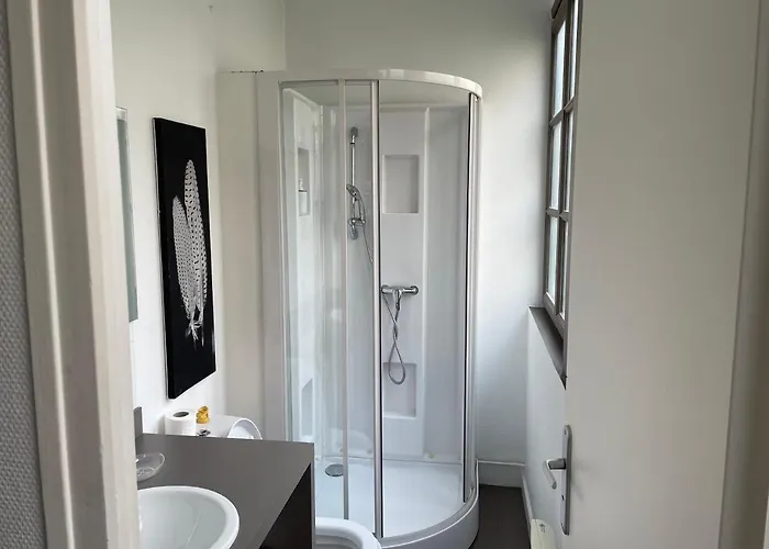 Centre Proche Chateau Et Gare 33 M2 *