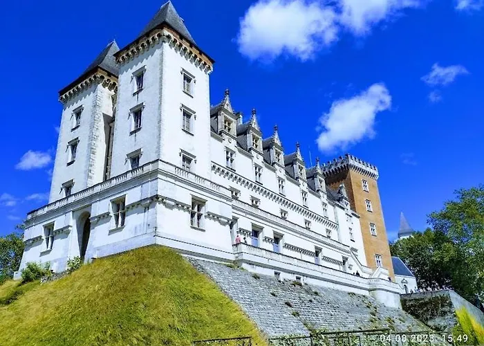 Centre Proche Chateau Et Gare 33 M2